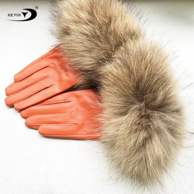 China Fashion Cozy Comfortable Fur Leather Gloves Custom Color Label Made Winter Raccoon Fur Leather Gloves for sale