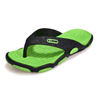 China Fashion Trend Summer Fashion Flat Breathable Flip Flops For Men Outdoor Soft Thick Bottom Walking Slippers Slippers for sale