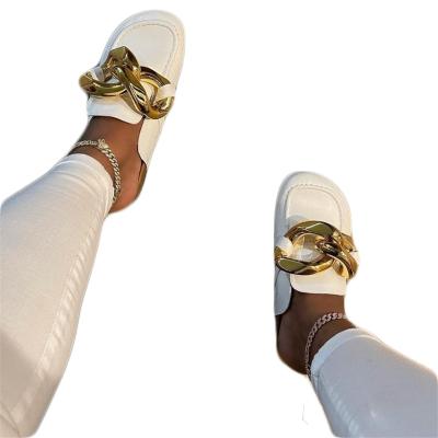 China Fashion Trend New Design Design Soft Thick Bottom Slippers For Women Metal Design Chain Ladies Outside Slides Slippers for sale