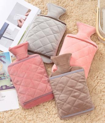 China Popular Winter Hot Sale Explosion-proof Hot Water Bottles Wholesale Plumping Handbag Plush Rubber Hot Water Bottle for sale