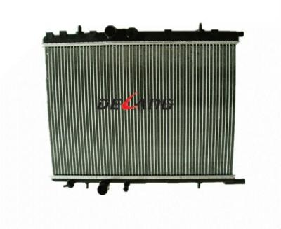 China Plastic Radiator Plastic Water Tank For CITROEN C4 XSARA /PEUGEOT 206 307/133038 for sale