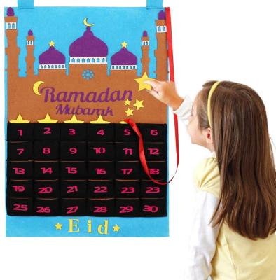 China Ramadan Calendar Countdown Ramadan Advent Felt 30 Days Eid Mubarak Hanging Countdown Calendar for sale