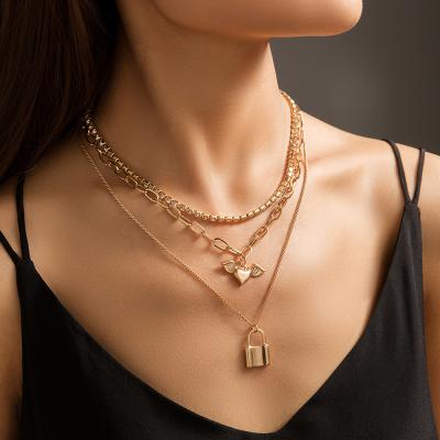 China 2021 Vintage Fashion Necklace Folding Pendant Necklace Chain Angel Wing Simple Love Lock Wing For Women for sale