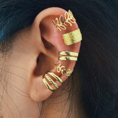 China Fashion 5pcs/set 2021 Leaf Cavity Clip Bone Earring Multilayer C Ear Clip Women Hoop Earrings Leaf Hollow Clip Earrings for sale