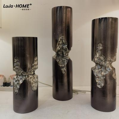 China Wholesale Popular Home Decoration Candlestick Vintage Pillar Metal Candle Holder With Aluminum Bronze And Silver for sale