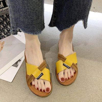 China Lightweight Slippers for Women Wearing New Fashion Simple Summer Slipper Flat Flip Flops for sale