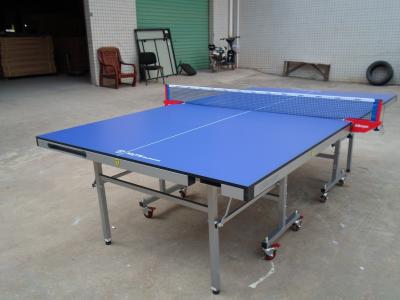 Chine Tableau de ping-pong se pliant simple libre de dessus et de bord de forces de défense principale, facile de stocker des raquettes et des boules à vendre