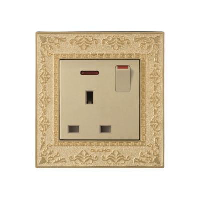 China 13A 1 Strip Switch + Socket With Light Hot Selling Modern Electric Switch And Socket 13A 1 Strip British Standard New Design Wall Switch + Socket With Light for sale