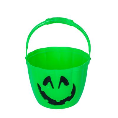 China Best China Low Price Luminous Packing Light Portable Plastic Pumpkin Barrels Candy Bucket for sale