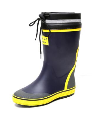 China Various Good Quality Natural Rubber Waterproof Special Hot Selling Beaded Rain Boots for sale