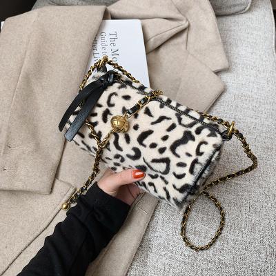 China 2020 new fashion autumn winter fashion small bag women's armpit bag cross-body bag for sale