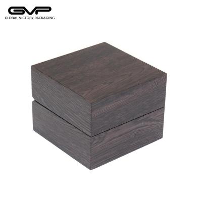 China Handmade Brown Grain Watch Box Color Customized Finish Matte Lacquer PU Leather Pillow Inside for sale