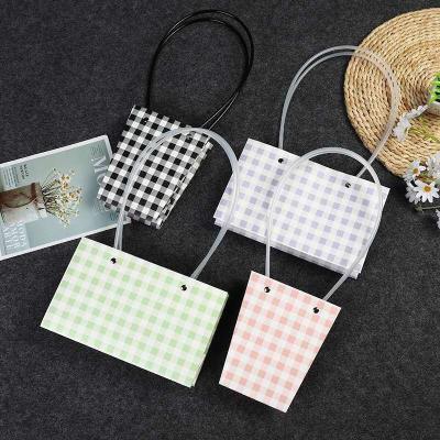 China Recycled Materials Wholesale Custom Cheap Price Luxury Shopping Gift Paper Bag For Packaging With Handle for sale