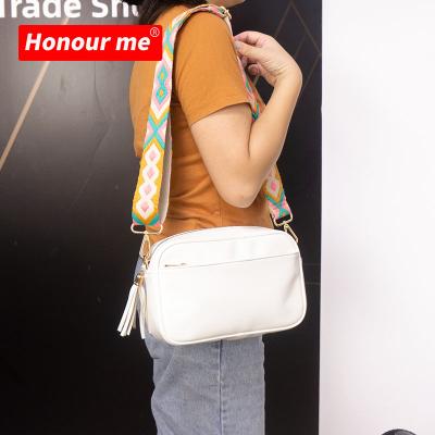 China Fashion UHV White Vegan PU Leather Square Cross - Body Bag Luxury PU Shoulder Messenger Bag for sale