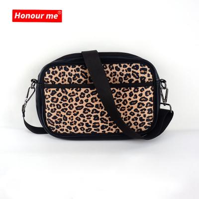 China High Quality Honor Me Factory Wholesale Neoprene Cross - Body Leopard Bag Unisex Shoulder Messenger Bag for sale