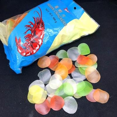 China Prawn crackers five mix colored Snack colored prawn chip prawn cracker for halal african muslim market Te koop