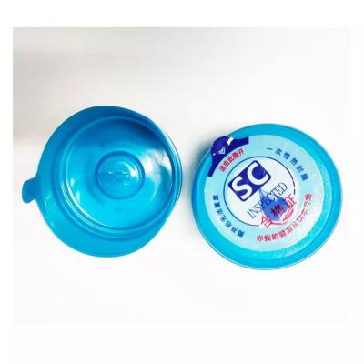 Cina Blue Color PE Non Spill Caps 55mm Diameter Rubber Liner For 5 Gallon Water Bottle in vendita