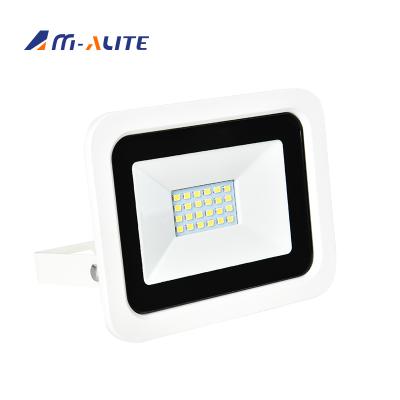 China Outdoor scam sensor reflector led floodlight 10w 20w 30w 50w 100w 200w 300w led flood light for sale