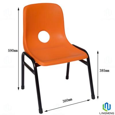 China Recyclebare plastic heldere stoelen stapelbare plastic stoelen voor kinderen Te koop