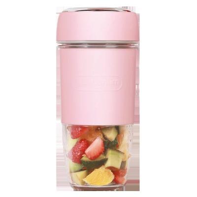 China 2021 Mini Hotel Household Sakura Powder Portable Cordless Fruit Filling Juicer for sale