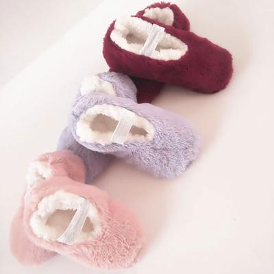 China Comfortable Baby Shoes Indoor Slippers For Kids Girls Sleepwear for sale