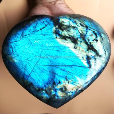 China Europe Natural Hand Carved Gem Crystal Labradorite Heart Shaped Rocks for sale