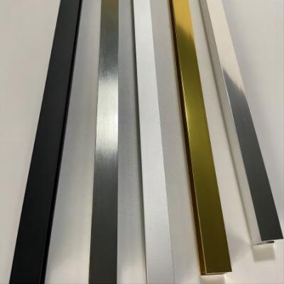 China 10mm Aluminiumu-profilstäbe bürstete Aluminiumu Profil des Goldfür Glaswand zu verkaufen