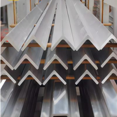 China 5083 T5 Aluminum Angle Equal Side 100*100mm Customized Alloy Profile zu verkaufen