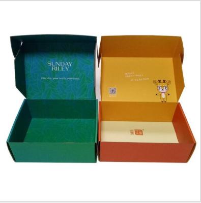 China Recycled Materials Wholesale Gifts 10cm Groomsmen White Gift Magnetic Corrugated Packaging Box for sale