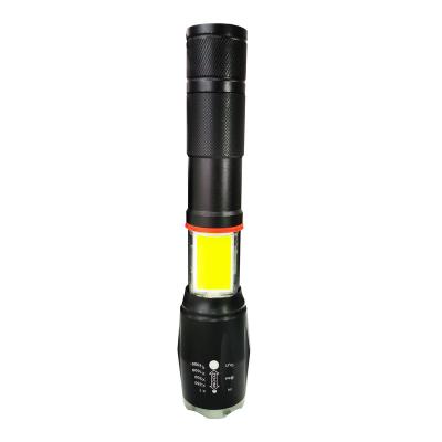 China Emergency Dry Battery LED Flashlight With Zoom Height Telescopic Light With Magnet for sale