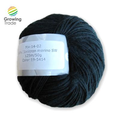 China Abrasion-resistant yarn from DK, 100% incredibly soft 21 micron super merino wool wash yarn for sale