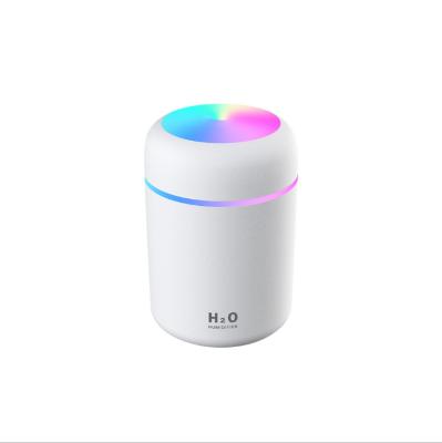 China Cool Air Mini Dazzle Cup Spray Humidifier 2020 300ml Spray Mist Humidificador Double Wet Diffuser Portable Car Air Humidifiers for sale