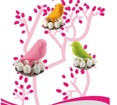 China New creative gift product Sparrow with egg shaped Fridge magnet for sale