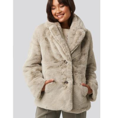 China Anti-Wrinkle Casual Winter Jacket Women Faux Fur Shorts Coat Outweaw Jacket for sale