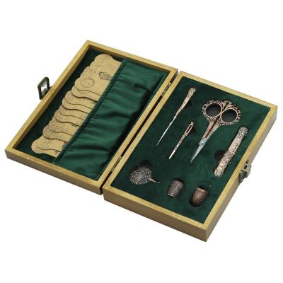 China 30Pcs Embroidery Scissors Kits Vintage Scissors With Sewing Needle Case Thimble Threader Sewing Kit For Embroidery Sewing JX22031106 for sale