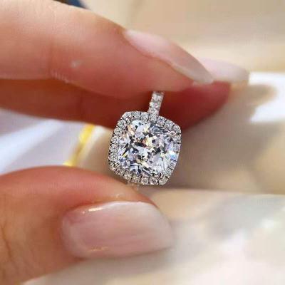 China ZOYINI Moissanite CLASSIC Jewelry Pure 14K 2.5CT White Gold Cushion Cut Diamond Halo Moissanite Engagement Wedding Ring for sale