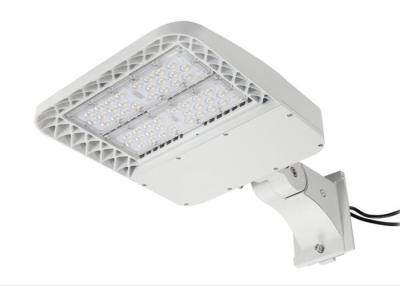 Chine Ébréchez 3030 réverbères de LED, réverbère de 120W LED avec l'efficacité 3000K lumineuse élevée à vendre