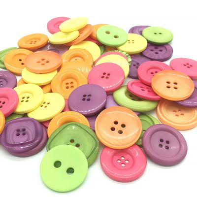 China Durable Washable 4 Holes Nickel Free Wholesale Plastic Button Dry Cleaning For Kids for sale