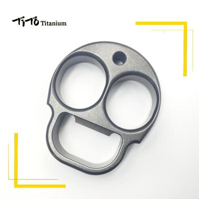 China TC18 TITO Titanium Alloy EDC Universal ET Shape With Aliens Bottle Opener Hand Toy Tools Meteorite Outdoors Tools Titanium Spinner for sale