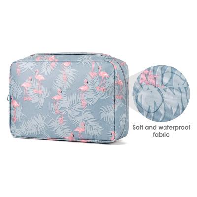 China Fashion wholesale high quality portable ladies cosmetic bag for sale