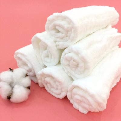 Cina Cotone di bambù di 60% 40% asciugamano di Gauze Fabric Baby Swaddle Bath di 4 strati in vendita