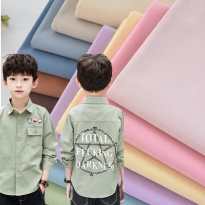 China 133X100 telas de gasa de algodón 50SX50S imitación Tencel 110GSM tejido niños hombre camisa grapa larga en venta