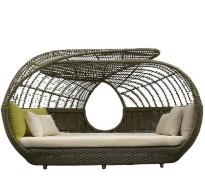 China Water Resistance Outdoor Rattan Patio Rattan Daybed Sun Bed Furniture Rattan Daybed For Outdoor for sale