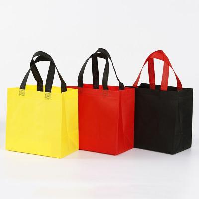 China White Color Solid Nonwoven Portable Tote Bag Handled Carry Reusable Foldable Tote Shopping Wholesale Restaurant Shopping Bag for sale