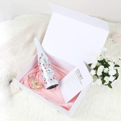 China Handmade Custom Mothers Day Gift Ramadan Spa Ribbon Newborn Ribbon Gift Box Custom Candle Set with Ribbon Closure for sale