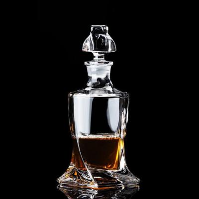 China Crystal Wine Decanters 780ml Crystal Clear Whiskey High Quality Lead Free Glass Decanter Bottle for sale