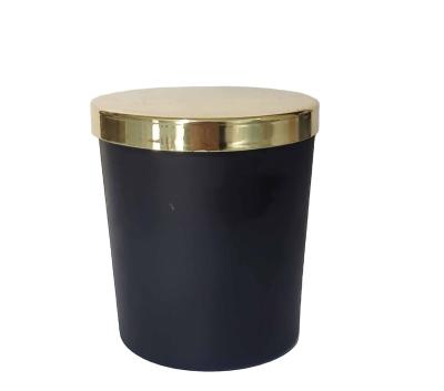 China Luxury and New Fashionable Style Scented Yankee Scented Paraffin Wax Candle in Empty Matte Glass Jar with Metal Lid for sale