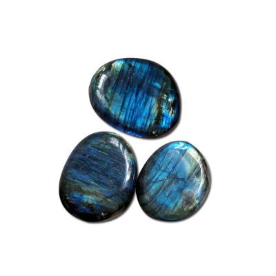 China China Natural Crystal Color Stone Healing Macadam Labradorite Crystal Aquarium Decoration for sale