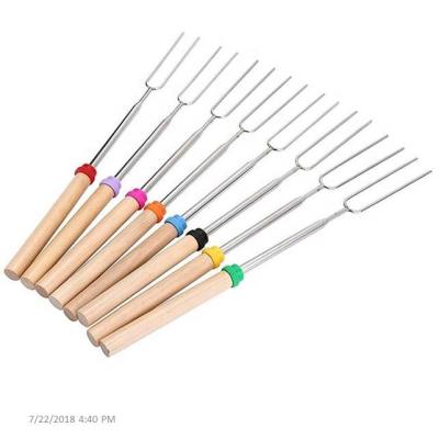 China Hot Selling Easily Cleaned Expansion TM1625 Telescopic Marshmallow Roasting Barbecue Long Fork With Wooden Handle for sale