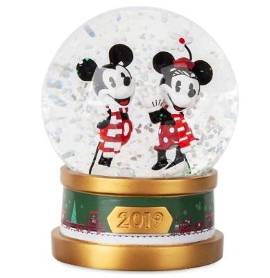 China Custom Europe 100mm Resin Holiday Snowglobe 2019 for sale